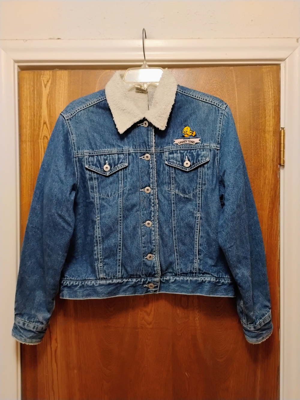 Ladies Warner Bros Studio Store Sherpa Lined Denim Jean Jacket. Size Medium